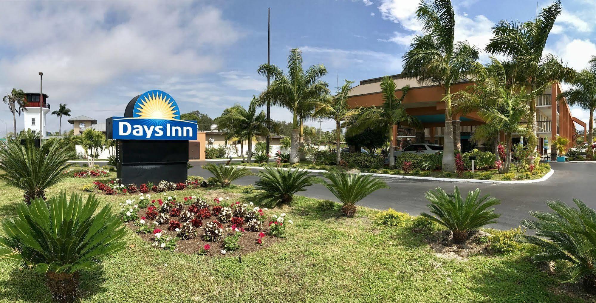 Days Inn By Wyndham Sarasota Bay Extérieur photo